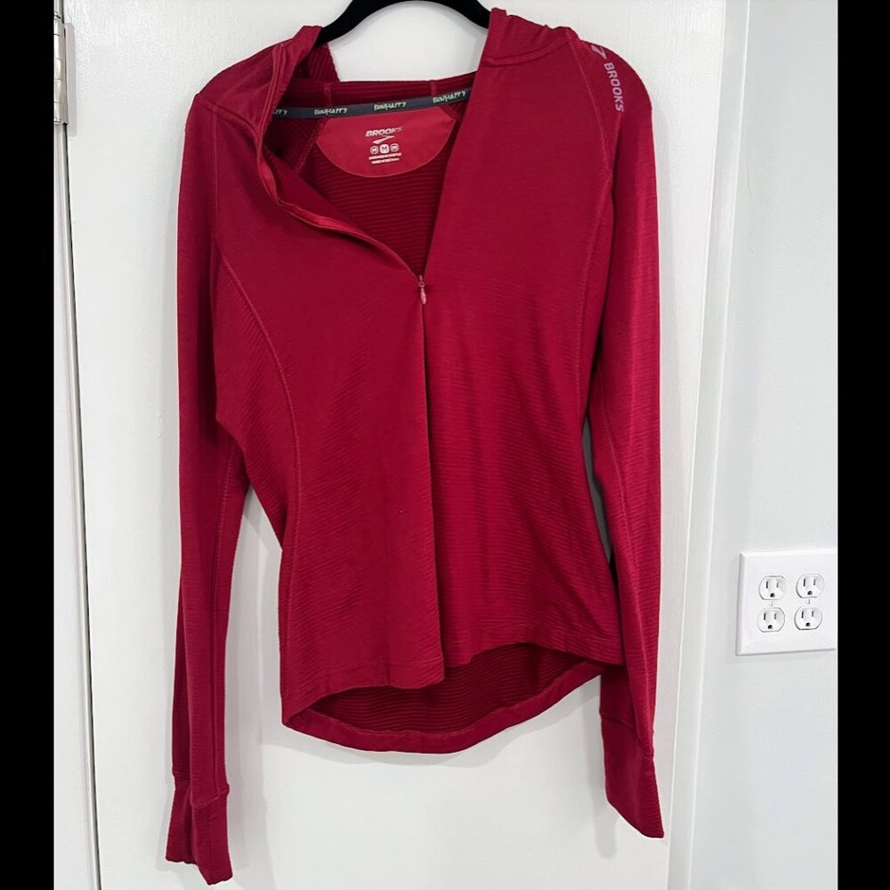 Brooks Women's 1/2 Zip Running Layer Jacket (Size M)